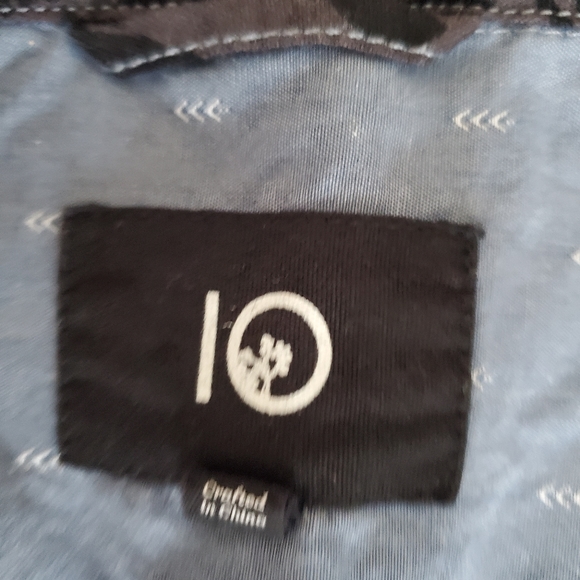 Ten Tree button up - Picture 2 of 2